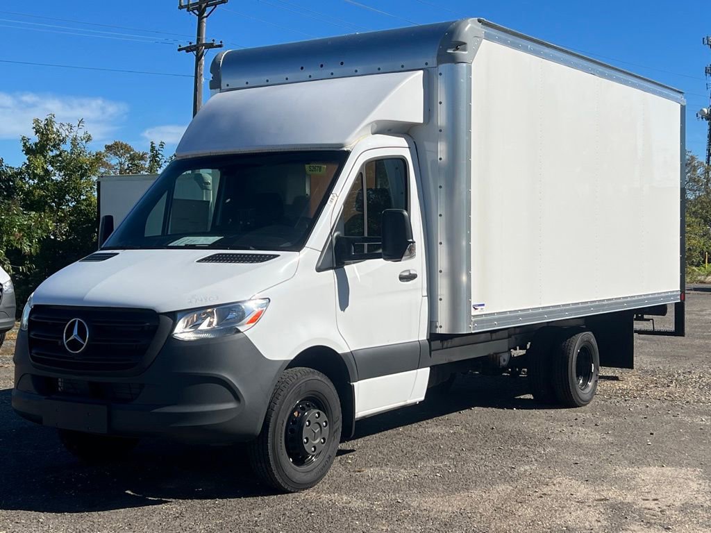 Used 2024 Mercedes-Benz Sprinter 4500 image 5