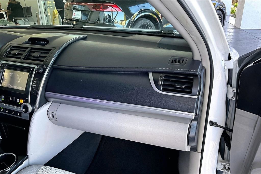 Used 2014 Toyota Camry LE image 26