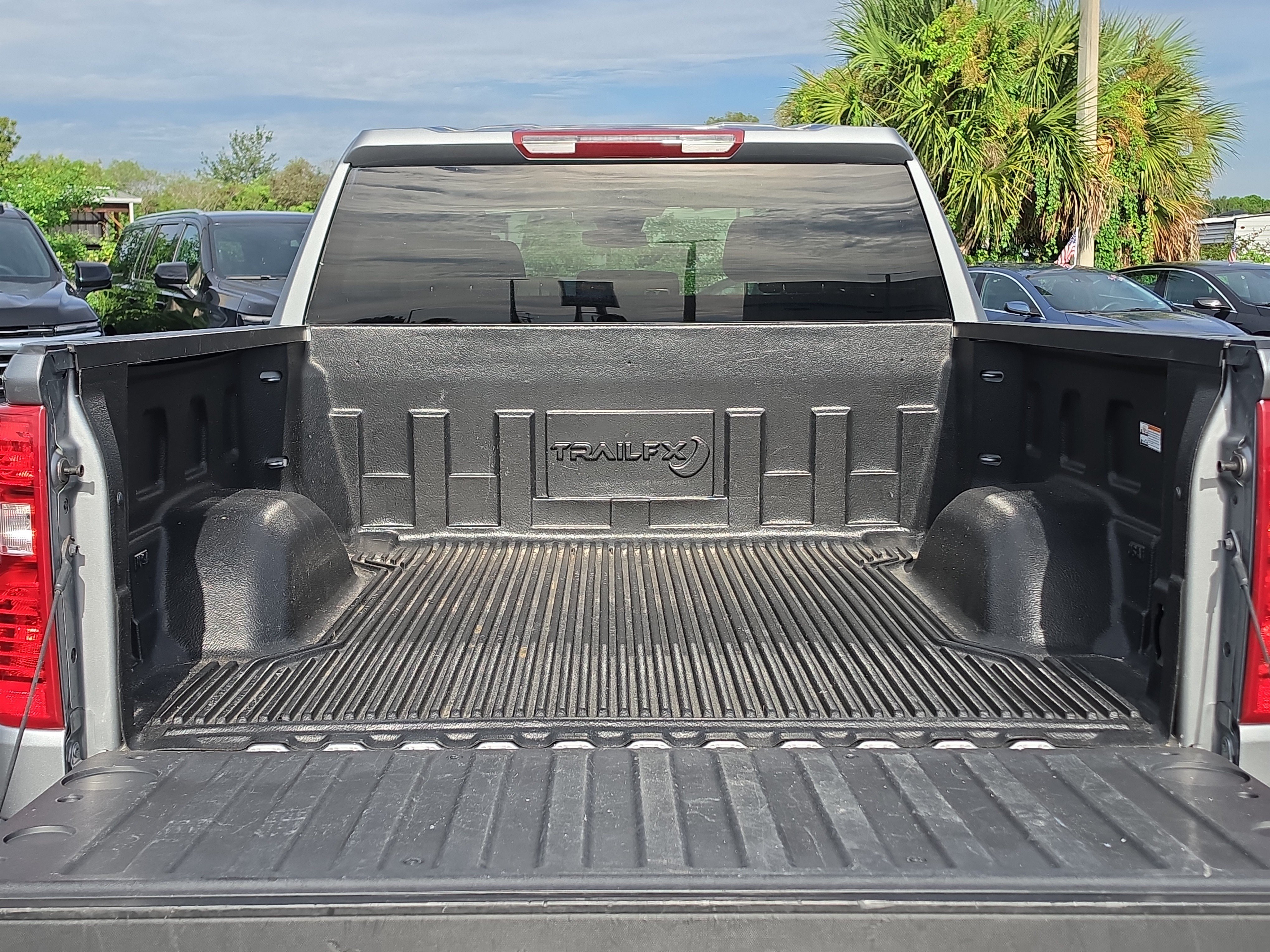 Certified 2025 Chevrolet Silverado 1500 LT RWD image 7