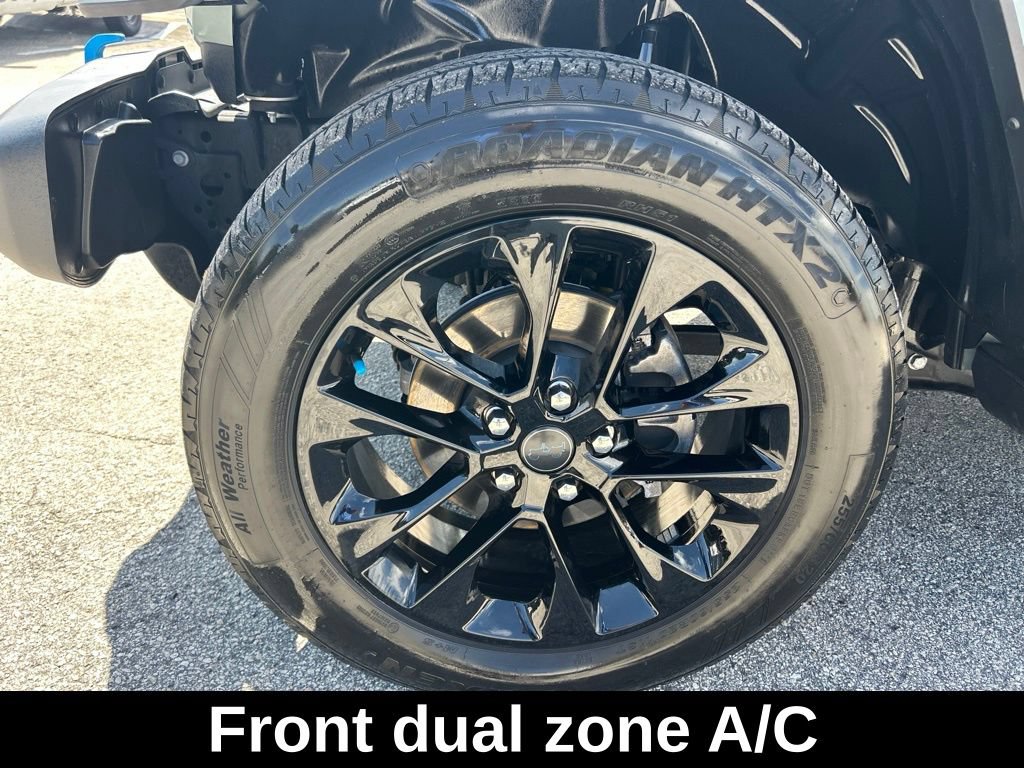 Used 2024 Jeep Wrangler Unlimited Sahara w/ Safety Group AWD/4WD image 18