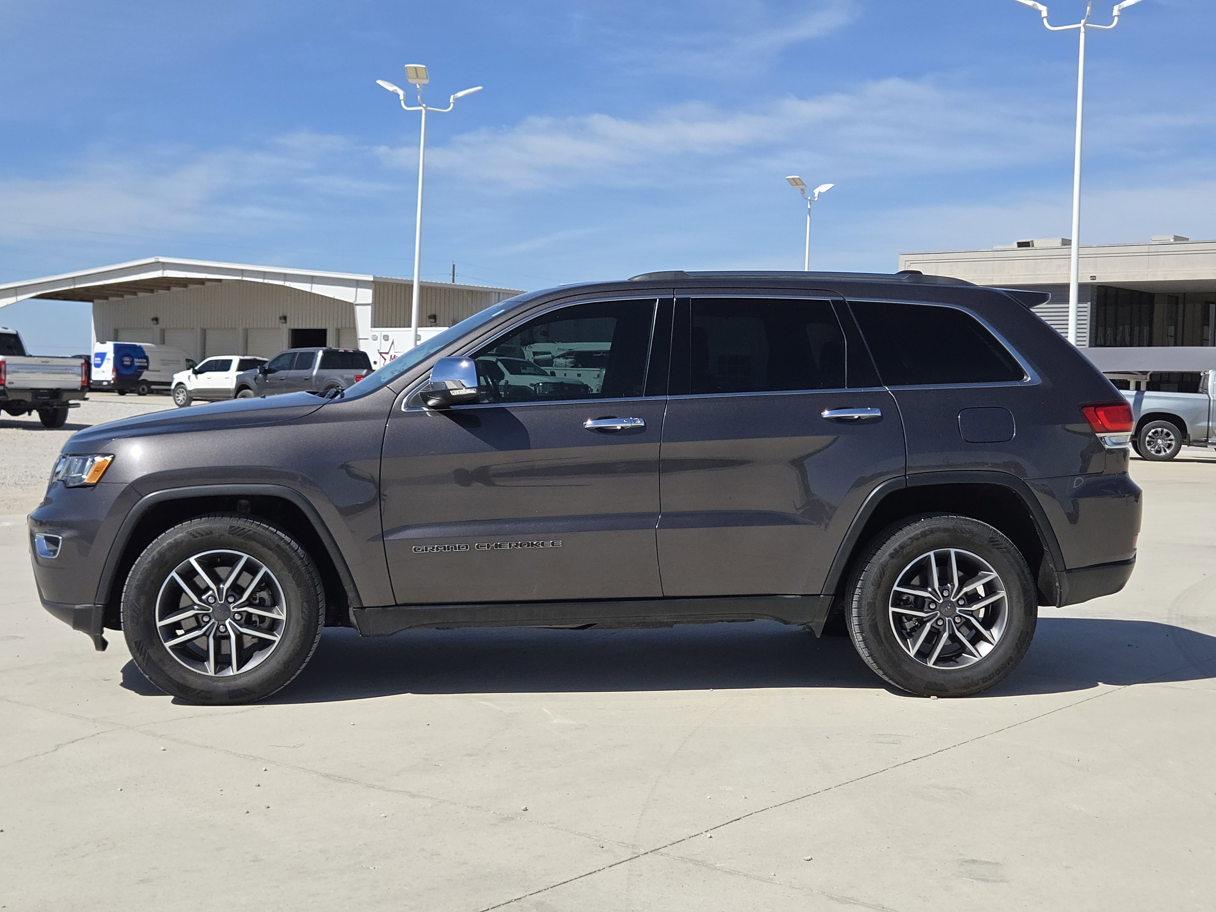 Used 2021 Jeep Grand Cherokee Limited AWD/4WD image 4