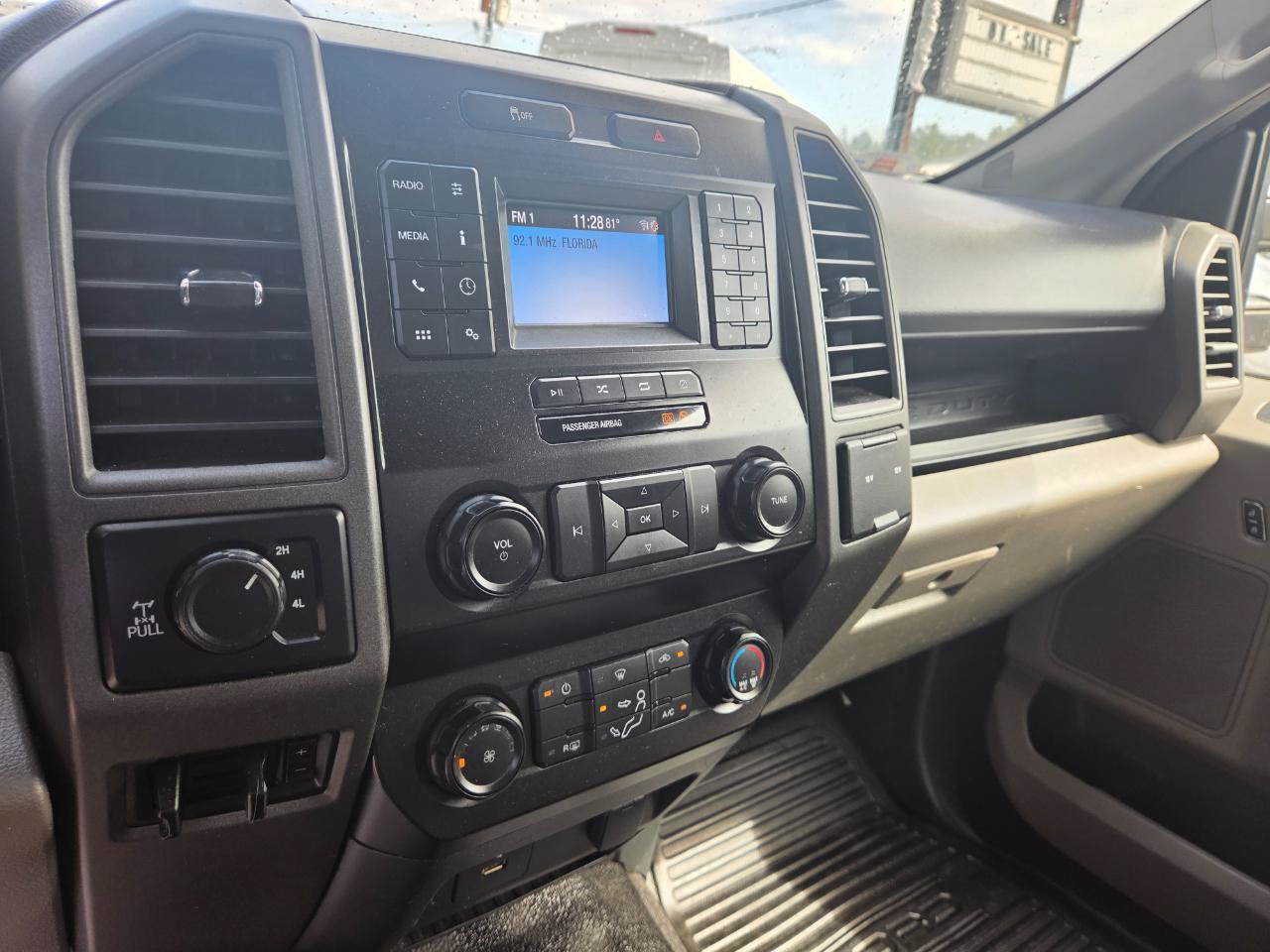 Used 2022 Ford F250 XL w/ Power Equipment Group AWD/4WD image 17
