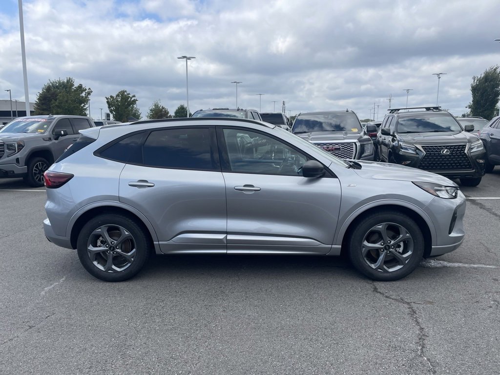 Used 2024 Ford Escape ST-Line image 8