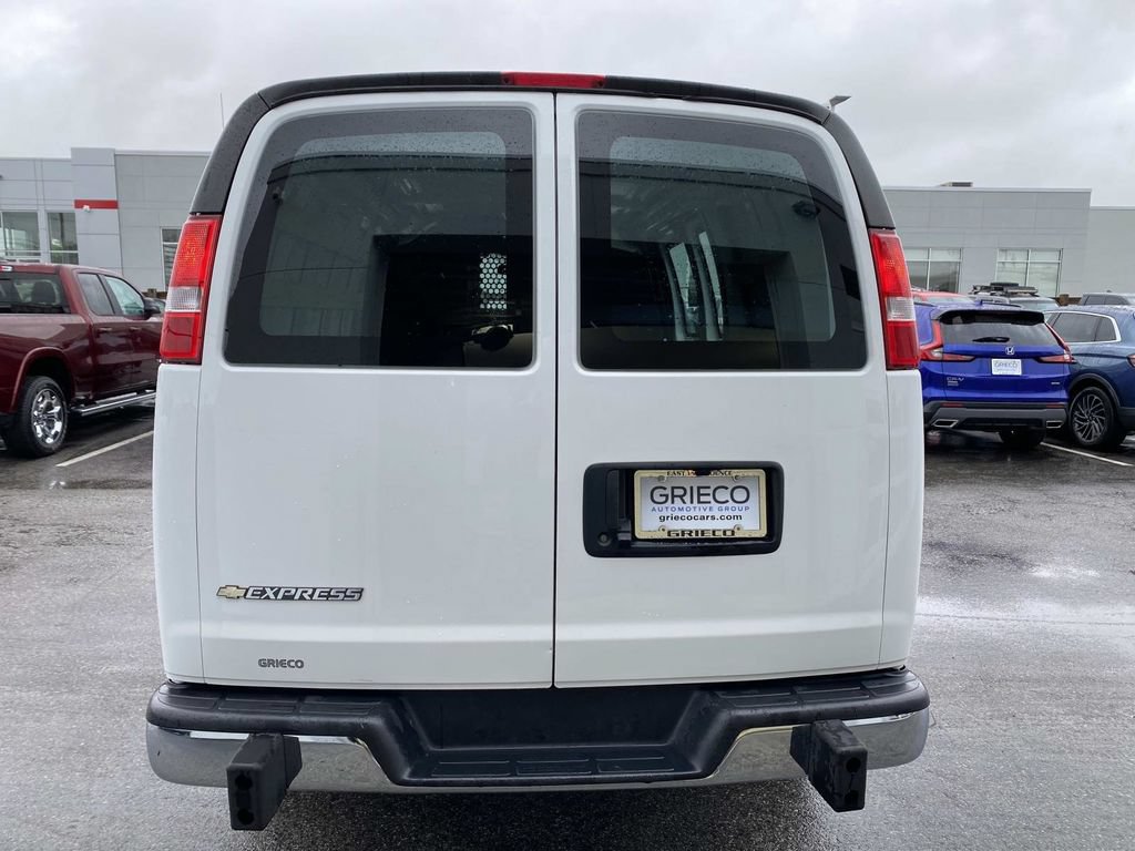 Used 2025 Chevrolet Express 2500 w/ Driver Convenience Package RWD image 8
