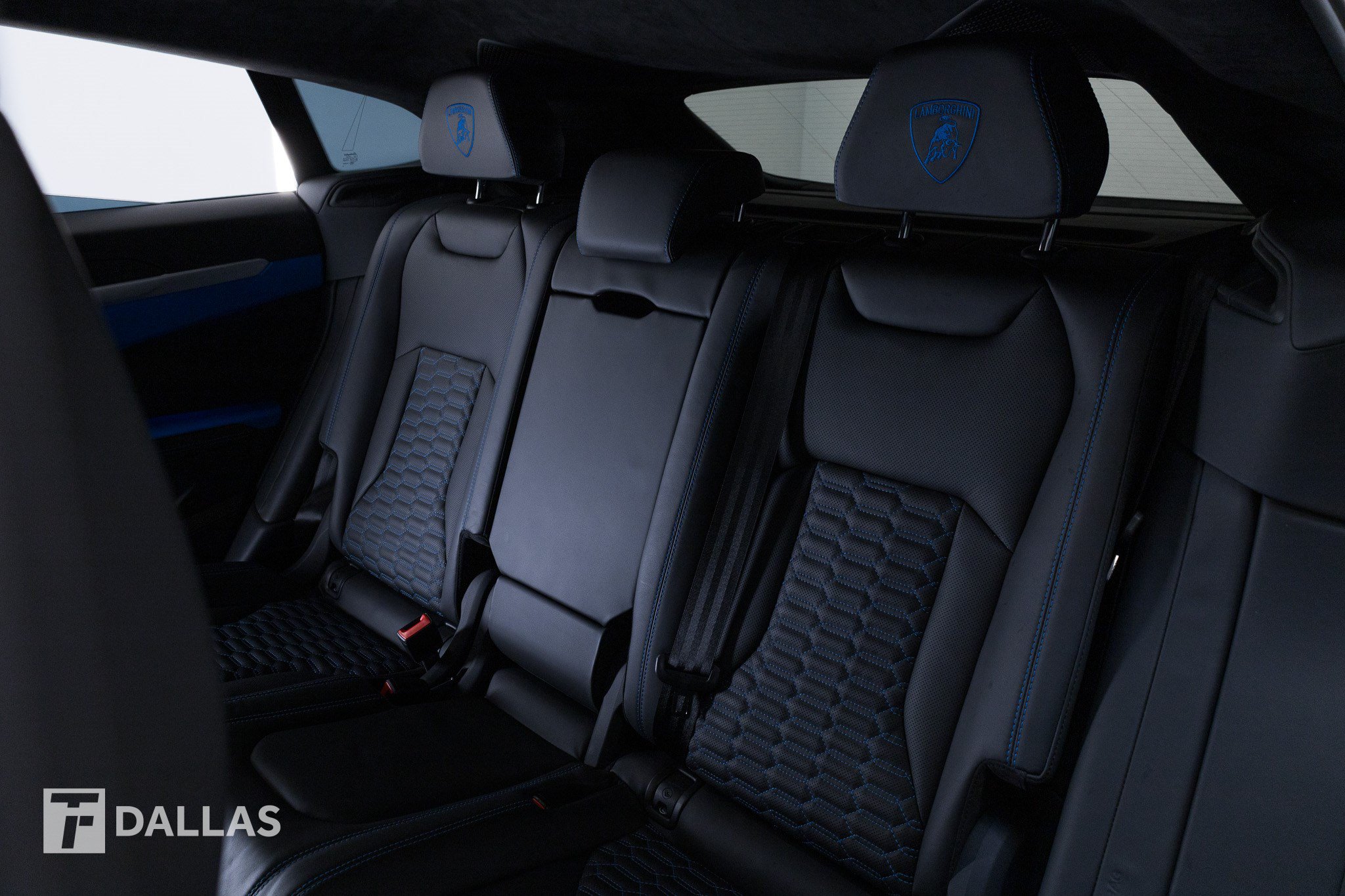 Used 2022 Lamborghini Urus AWD/4WD image 33