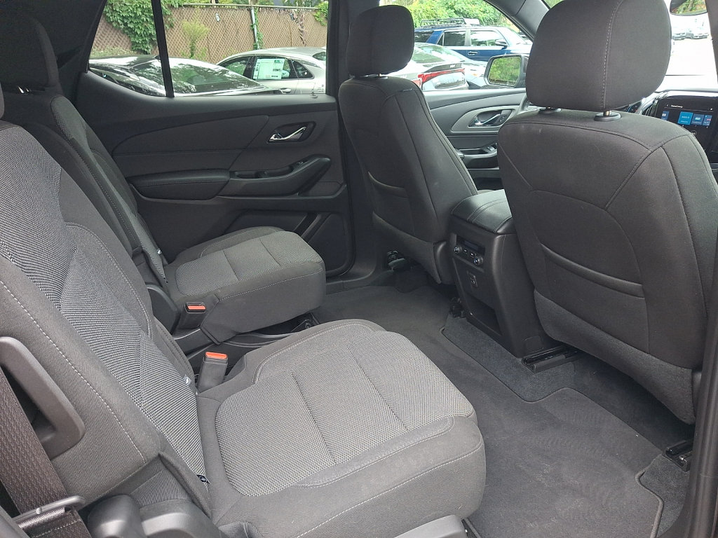 Used 2023 Chevrolet Traverse LT AWD/4WD image 19