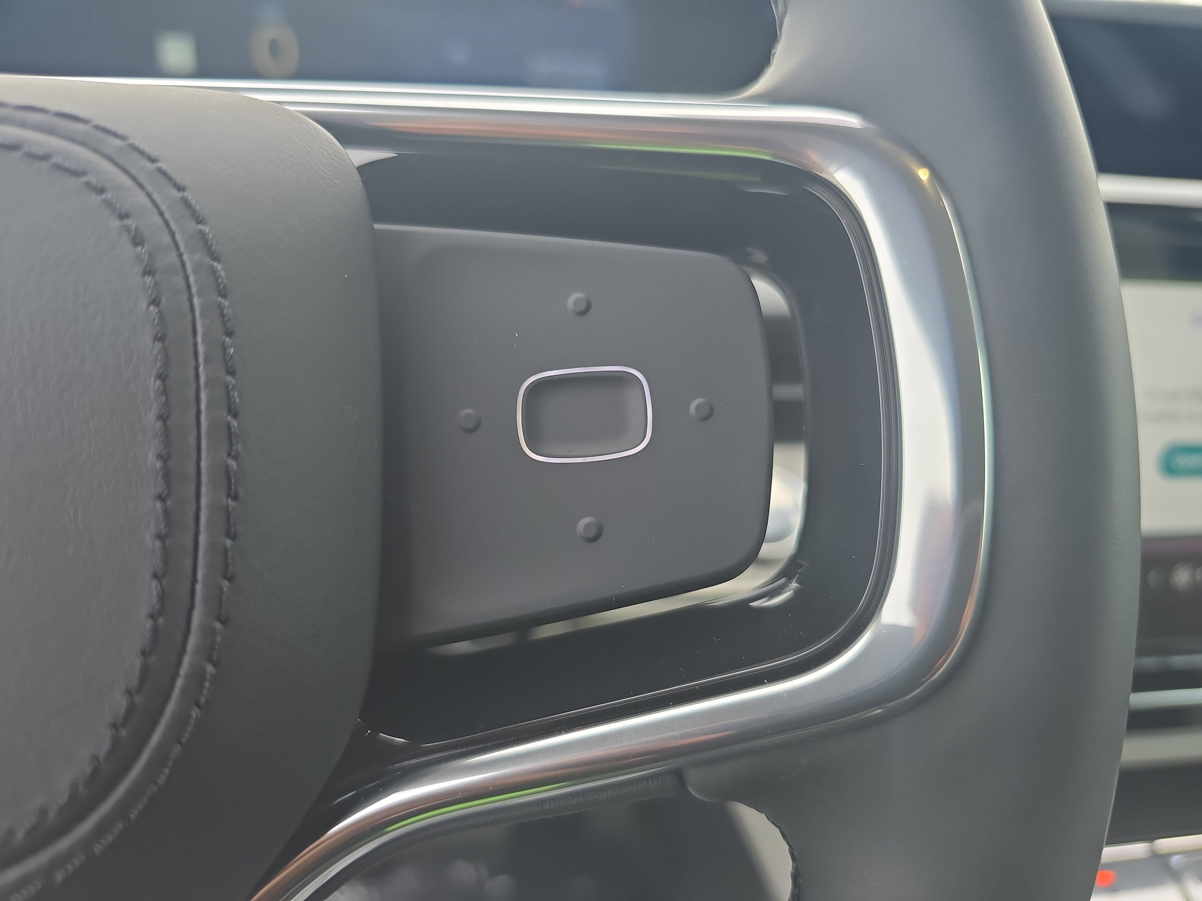 New 2026 Lincoln Nautilus Premier AWD/4WD image 18