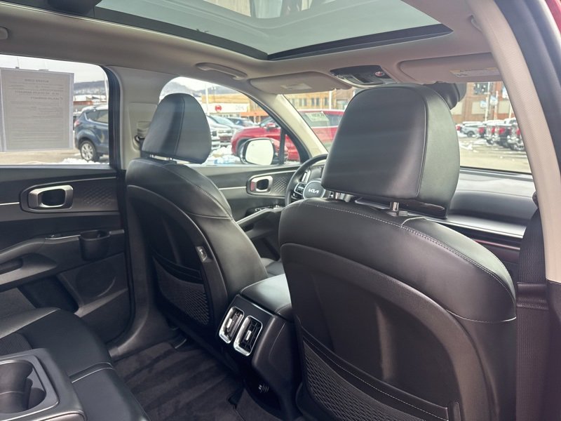 Used 2025 Kia Sorento S w/ Panoramic Sunroof Package image 15