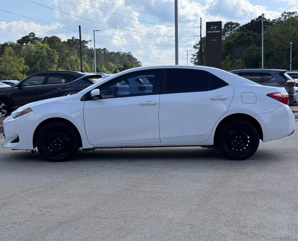 Used 2018 Toyota Corolla LE image 10
