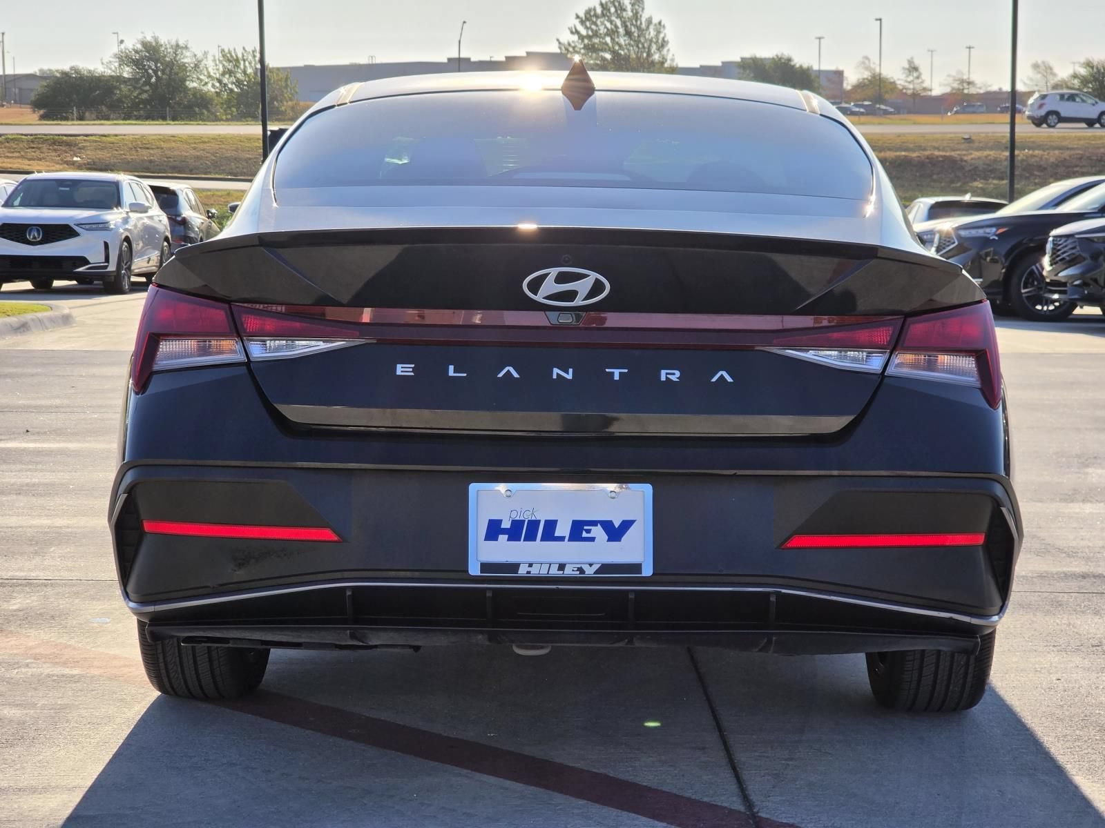 Used 2025 Hyundai Elantra Sport FWD image 4