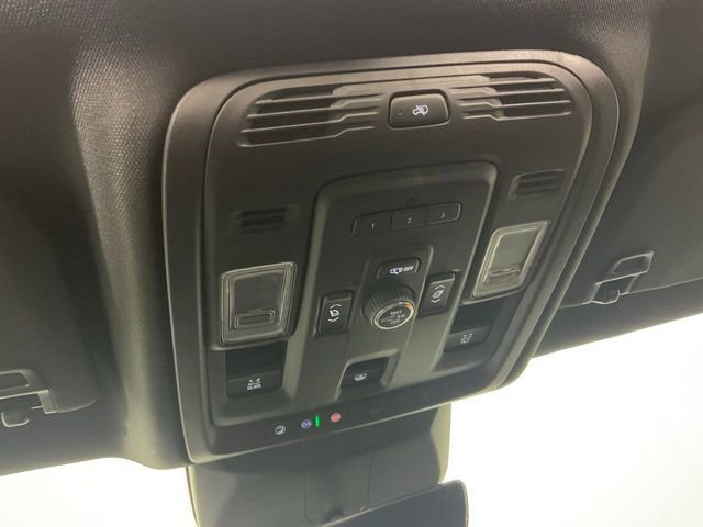 Certified 2024 Cadillac Escalade Premium Luxury image 16