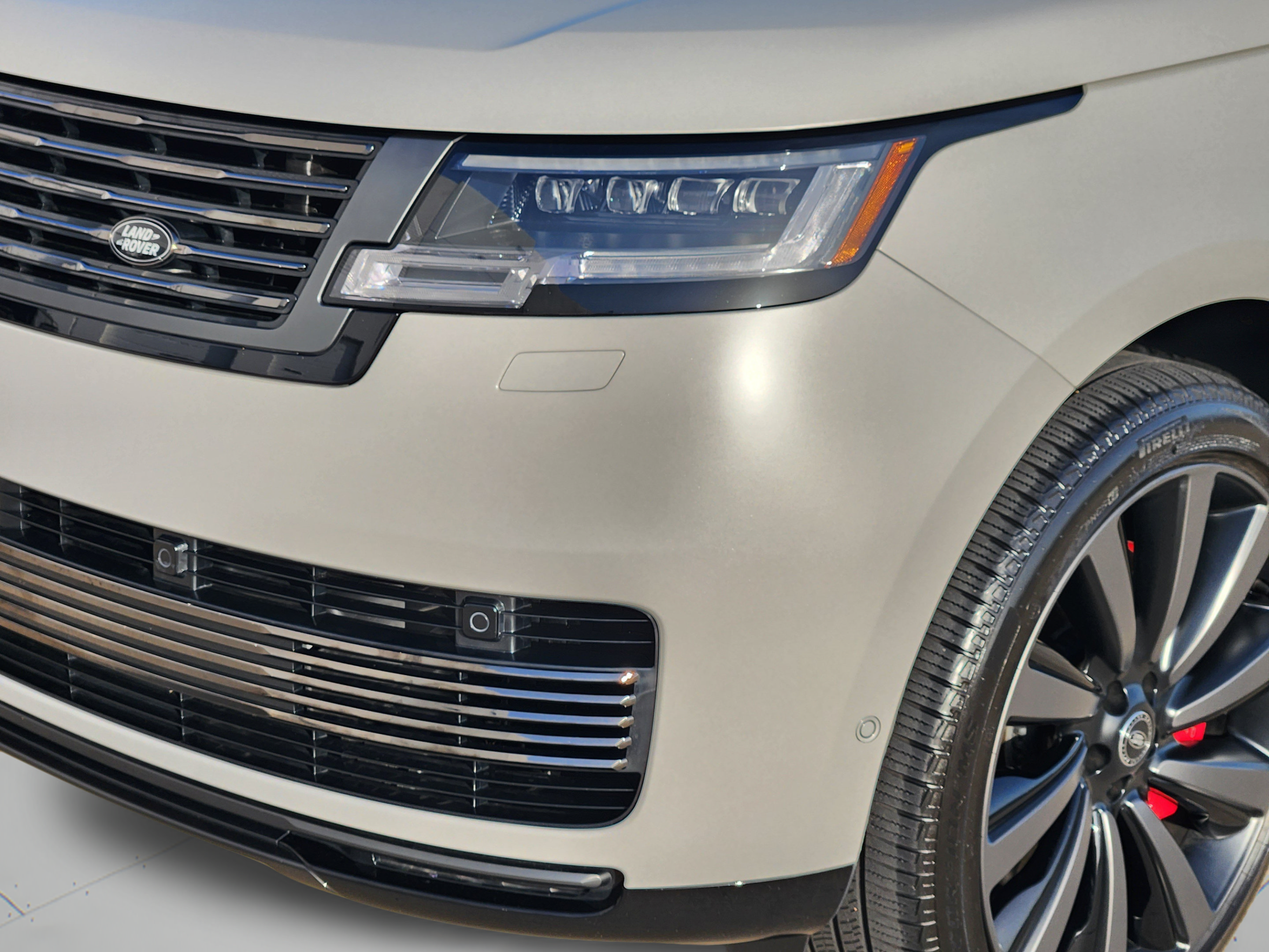 Certified 2025 Land Rover Range Rover SV AWD/4WD image 32