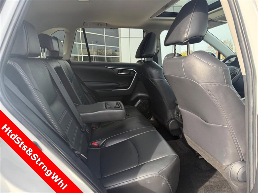 Used 2023 Toyota RAV4 XLE Premium image 12