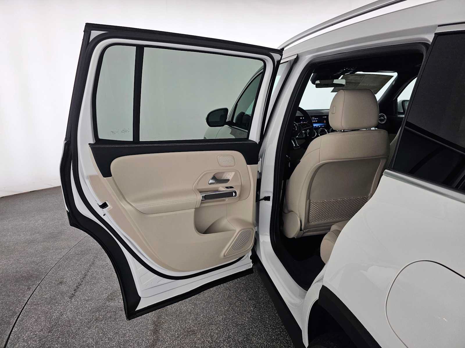 New 2026 Mercedes-Benz GLB 250 image 15