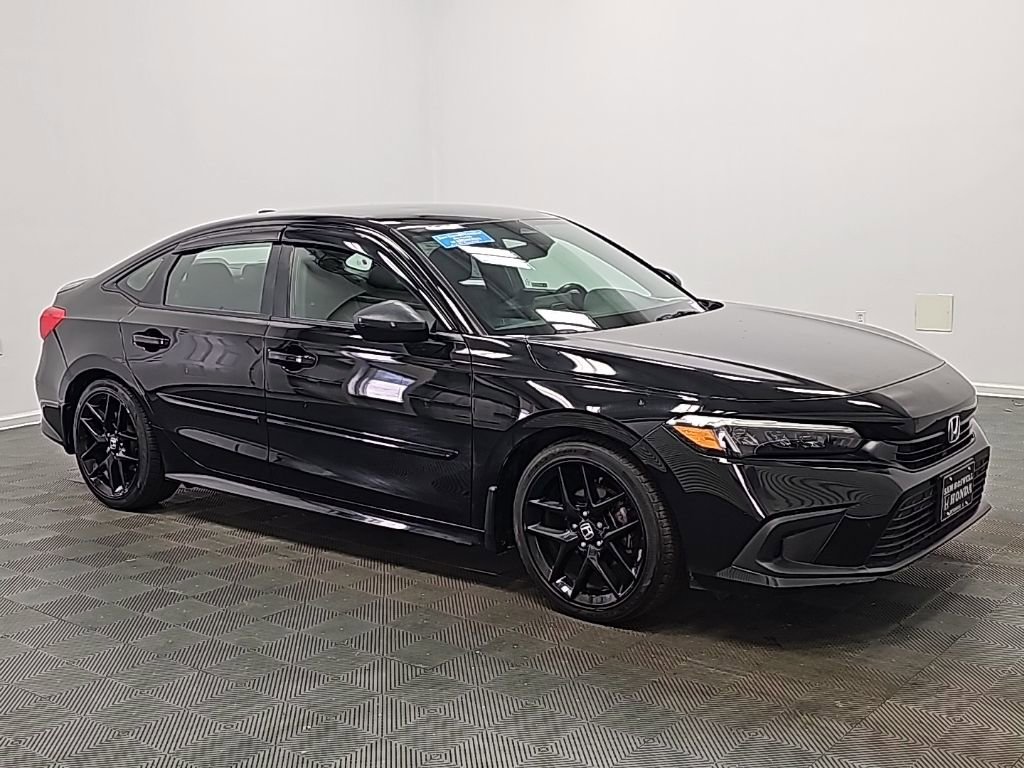 Used 2023 Honda Civic Sport image 2