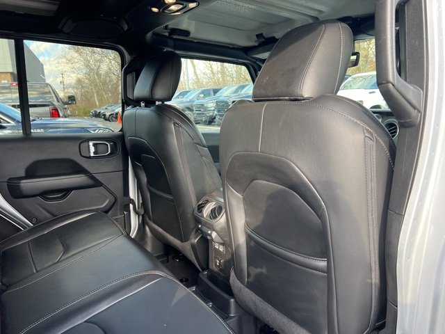 Used 2023 Jeep Wrangler Unlimited Sahara image 14