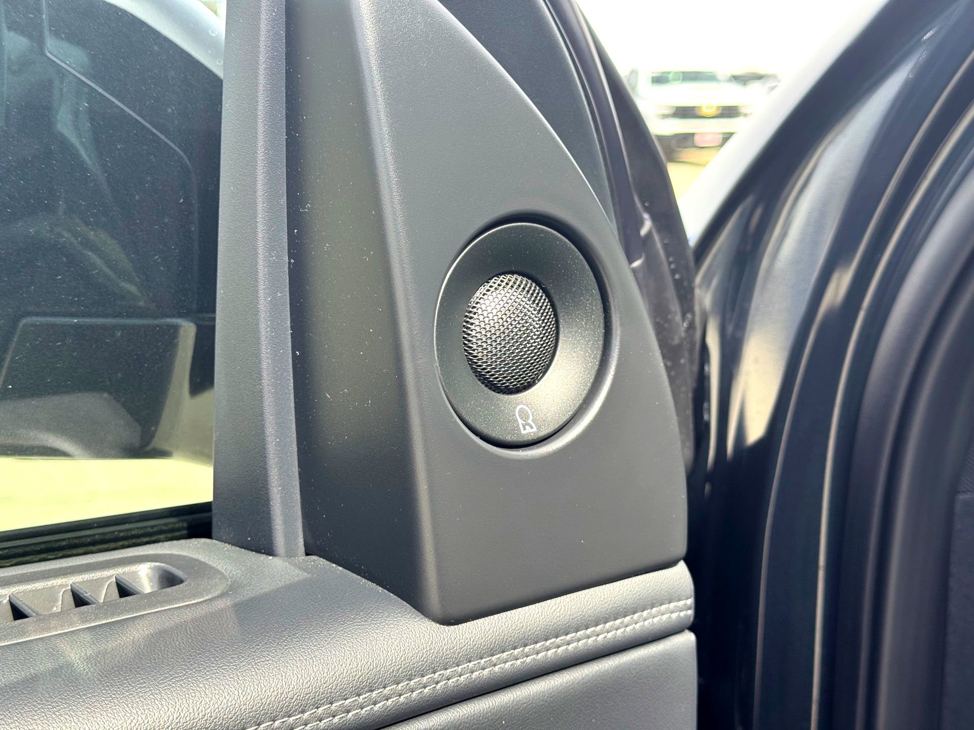 Used 2025 Lincoln Navigator Reserve w/ Jet Appearance Package image 18