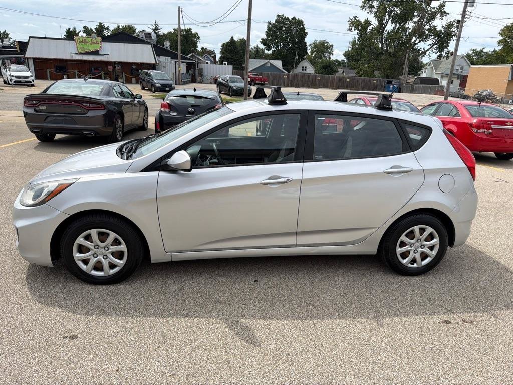 Used 2012 Hyundai Accent GS FWD image 5