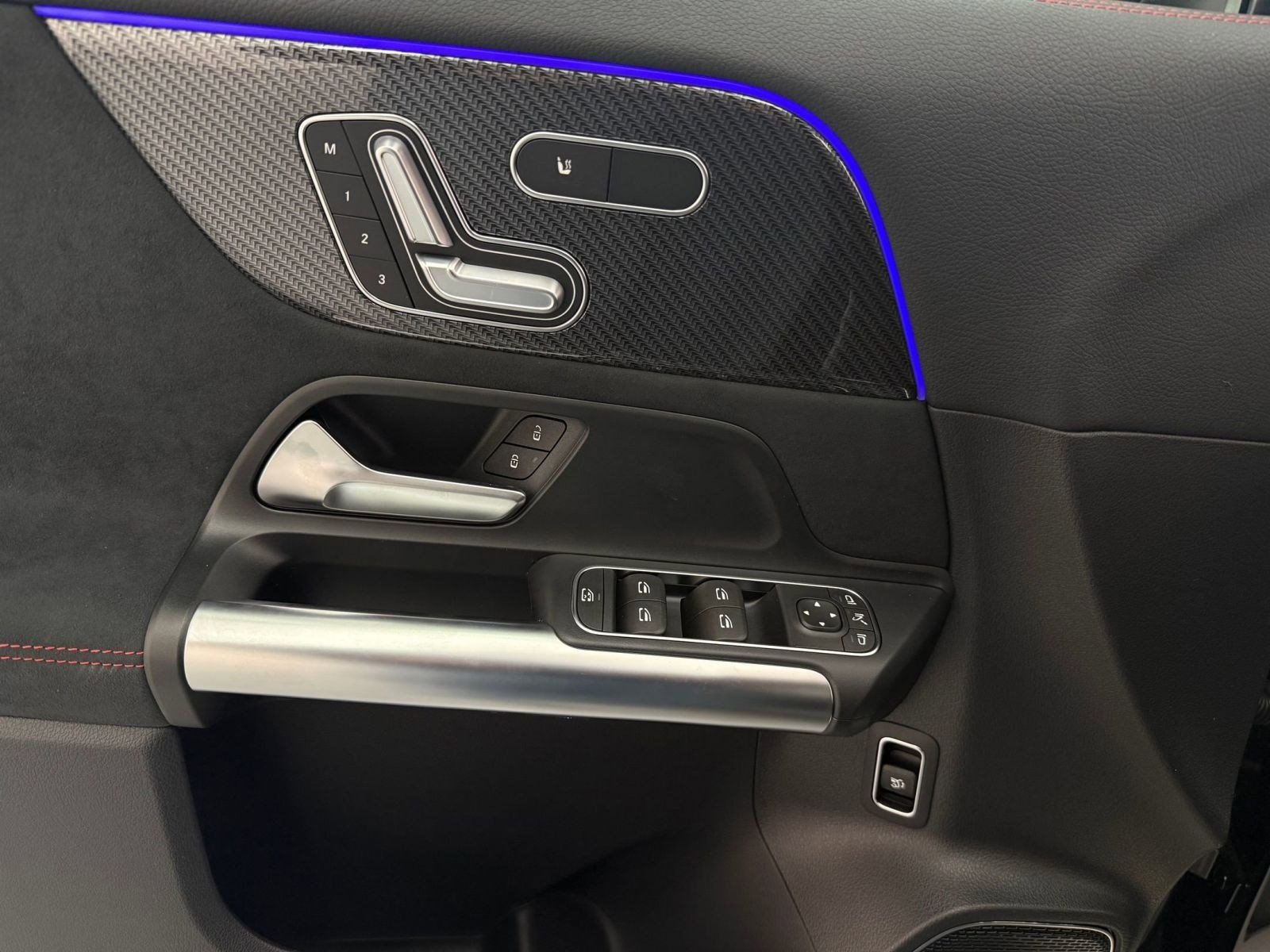 New 2026 Mercedes-Benz GLA 35 AMG 4MATIC image 11