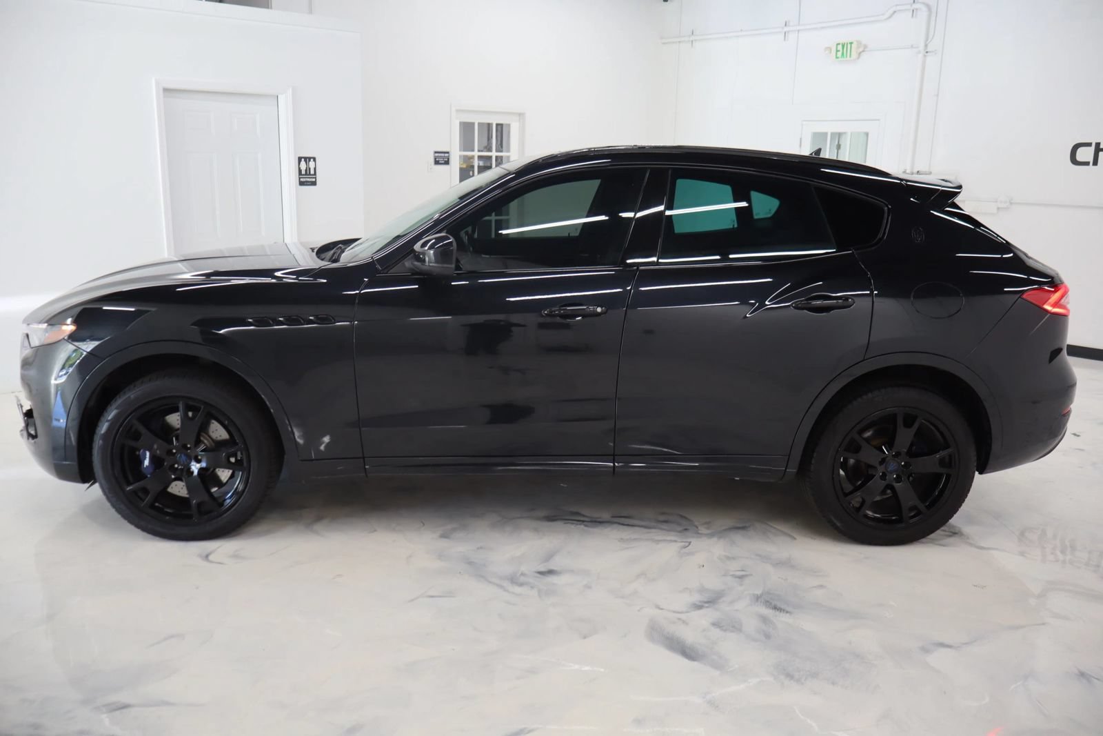 Used 2017 Maserati Levante S AWD/4WD image 6