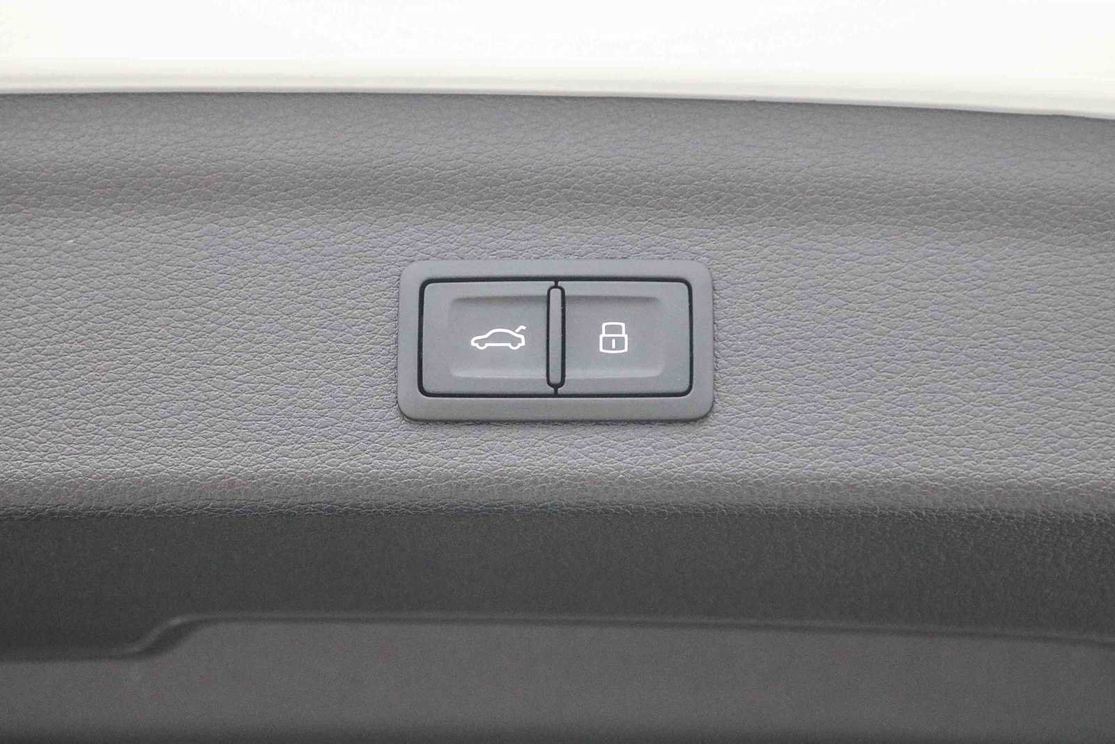 Used 2025 Audi Q3 2.0T Premium w/ Convenience Package AWD/4WD image 45