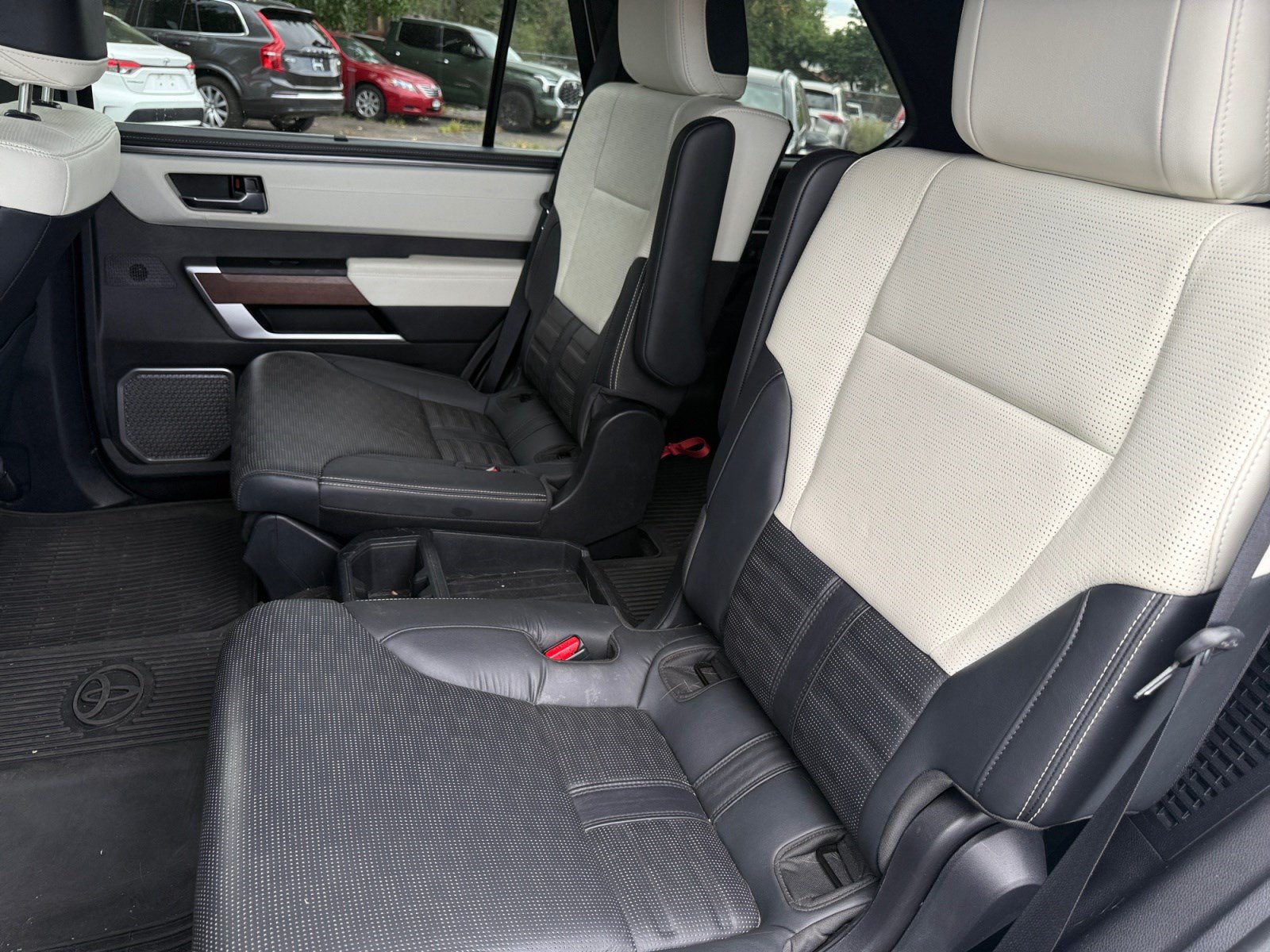 Used 2024 Toyota Sequoia Capstone AWD/4WD image 17