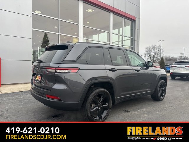 Used 2024 Jeep Grand Cherokee Altitude image 14