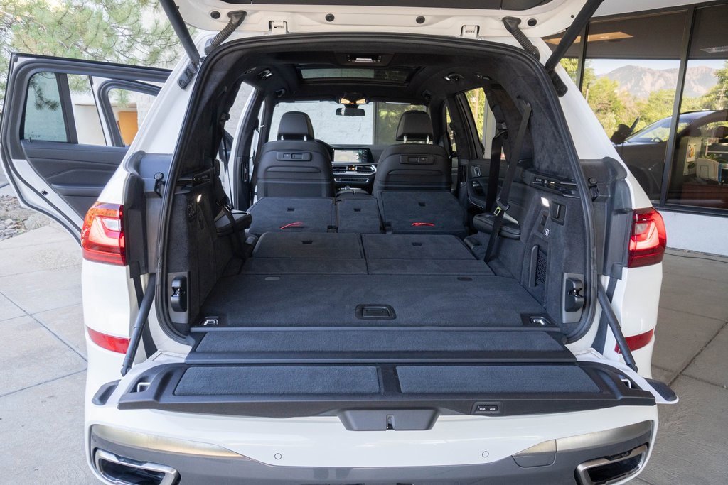 Used 2020 BMW X7 M50i w/ Dynamic Handling Package image 28