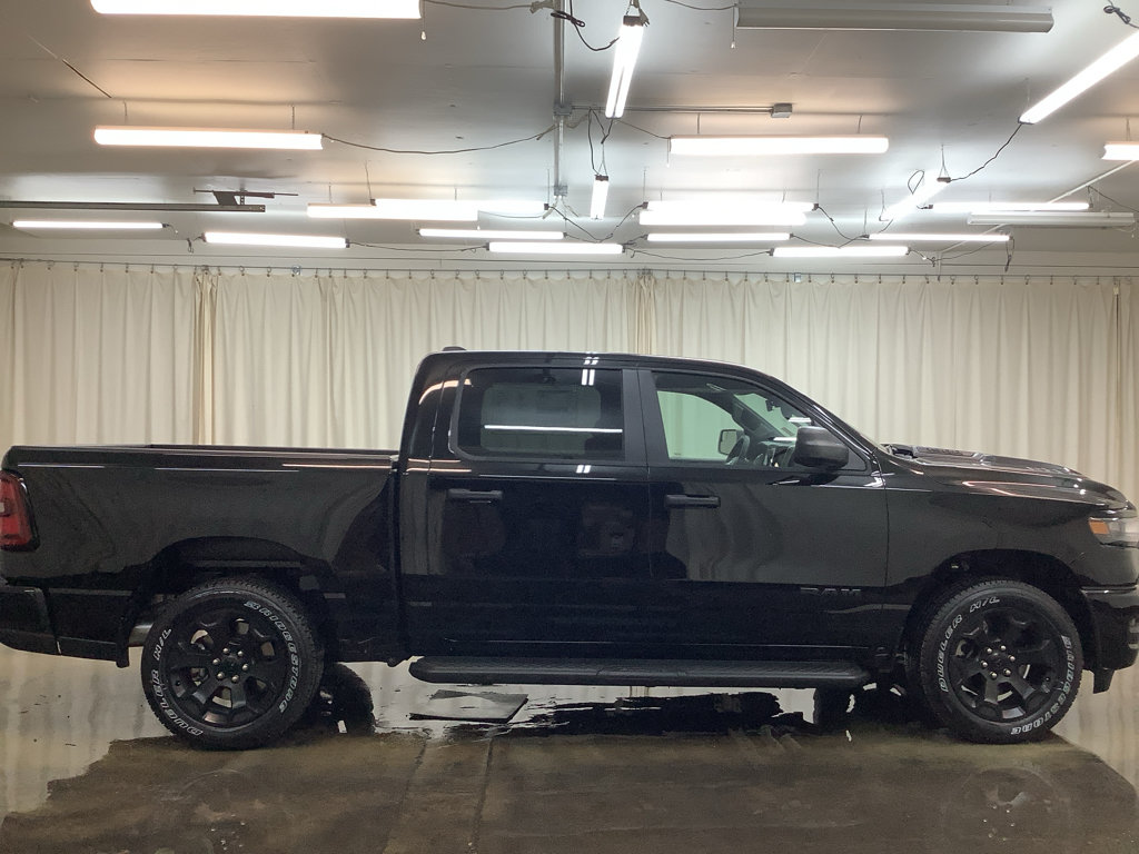 New 2026 RAM 1500 Express AWD/4WD image 4