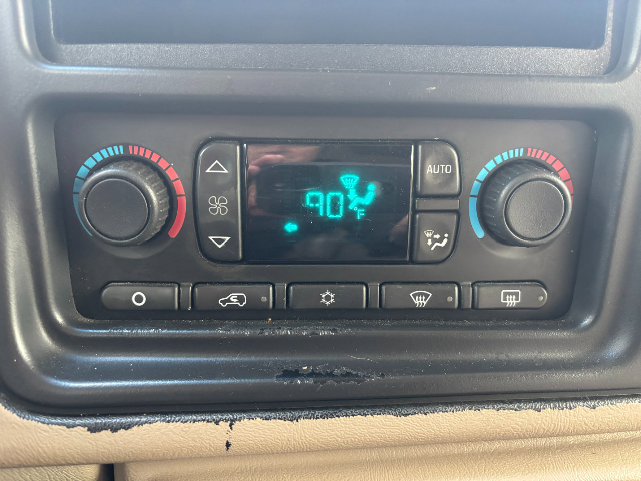 Used 2004 Chevrolet Suburban LT w/ Preferred Equipment Group image 14