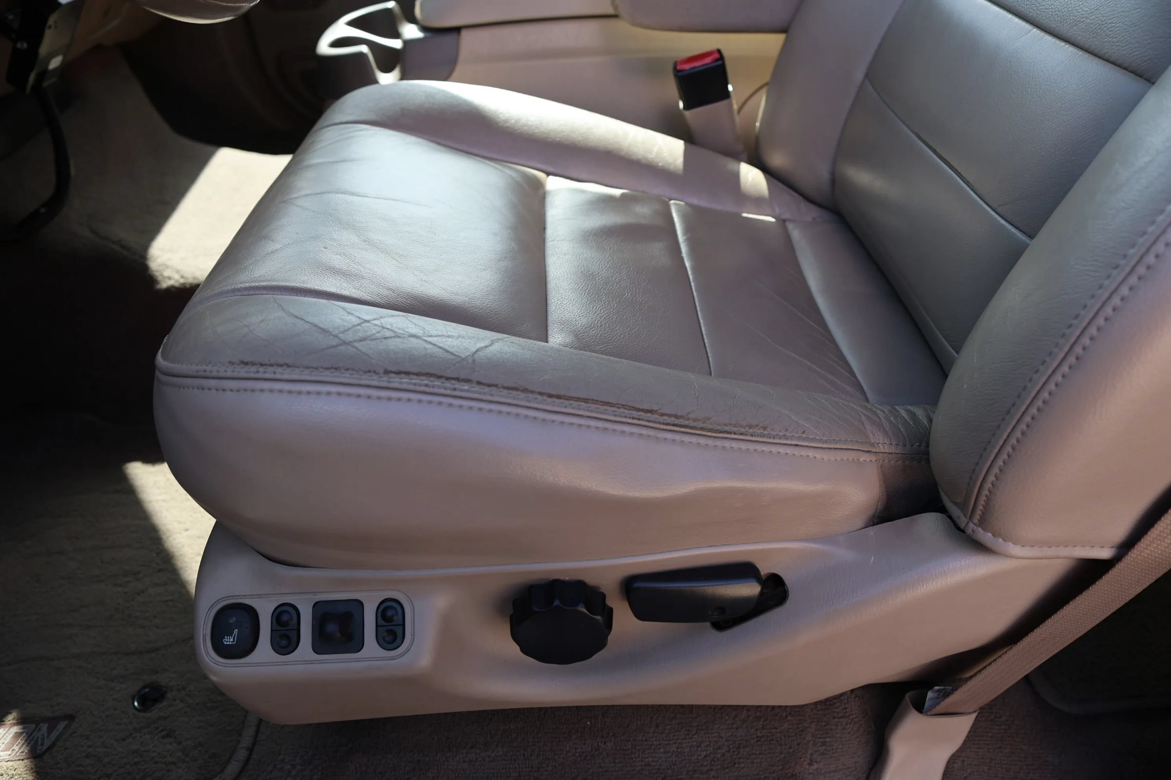 Used 2004 Ford Excursion Limited AWD/4WD image 28