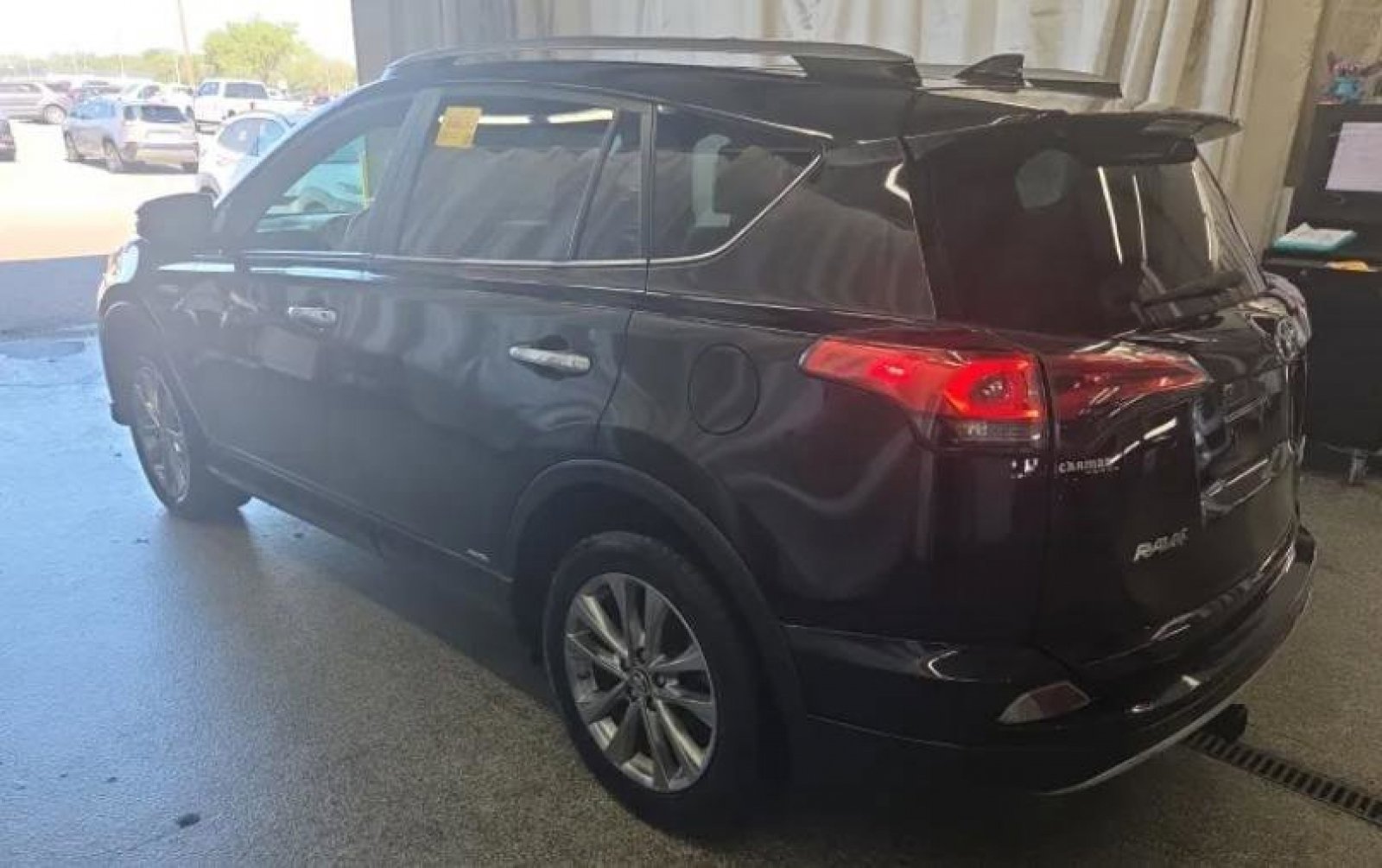 Used 2017 Toyota RAV4 Limited AWD/4WD image 2