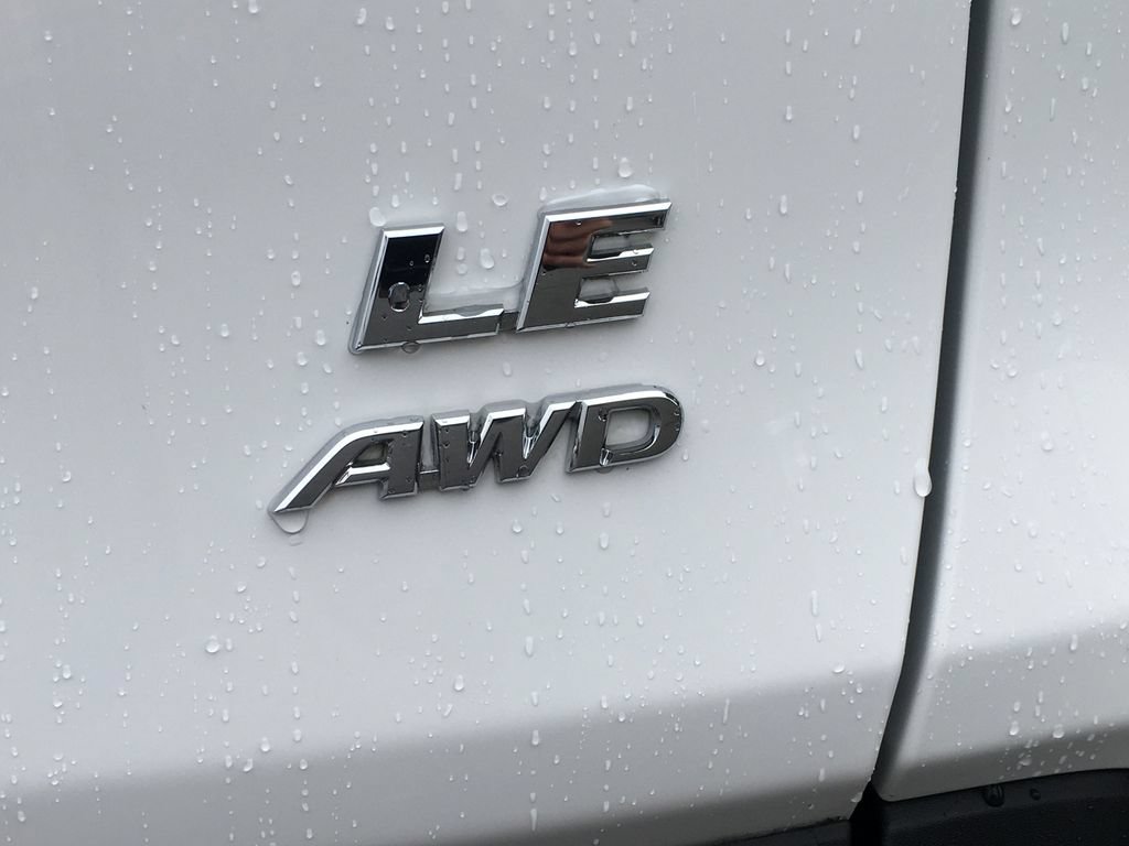 Used 2024 Toyota RAV4 LE AWD/4WD image 6