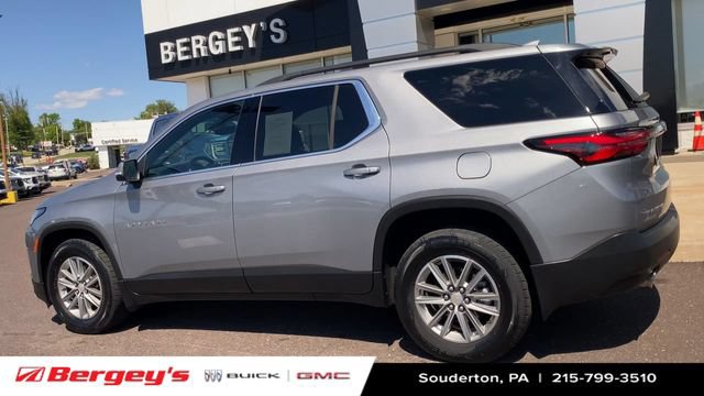 Used 2023 Chevrolet Traverse LT AWD/4WD image 8