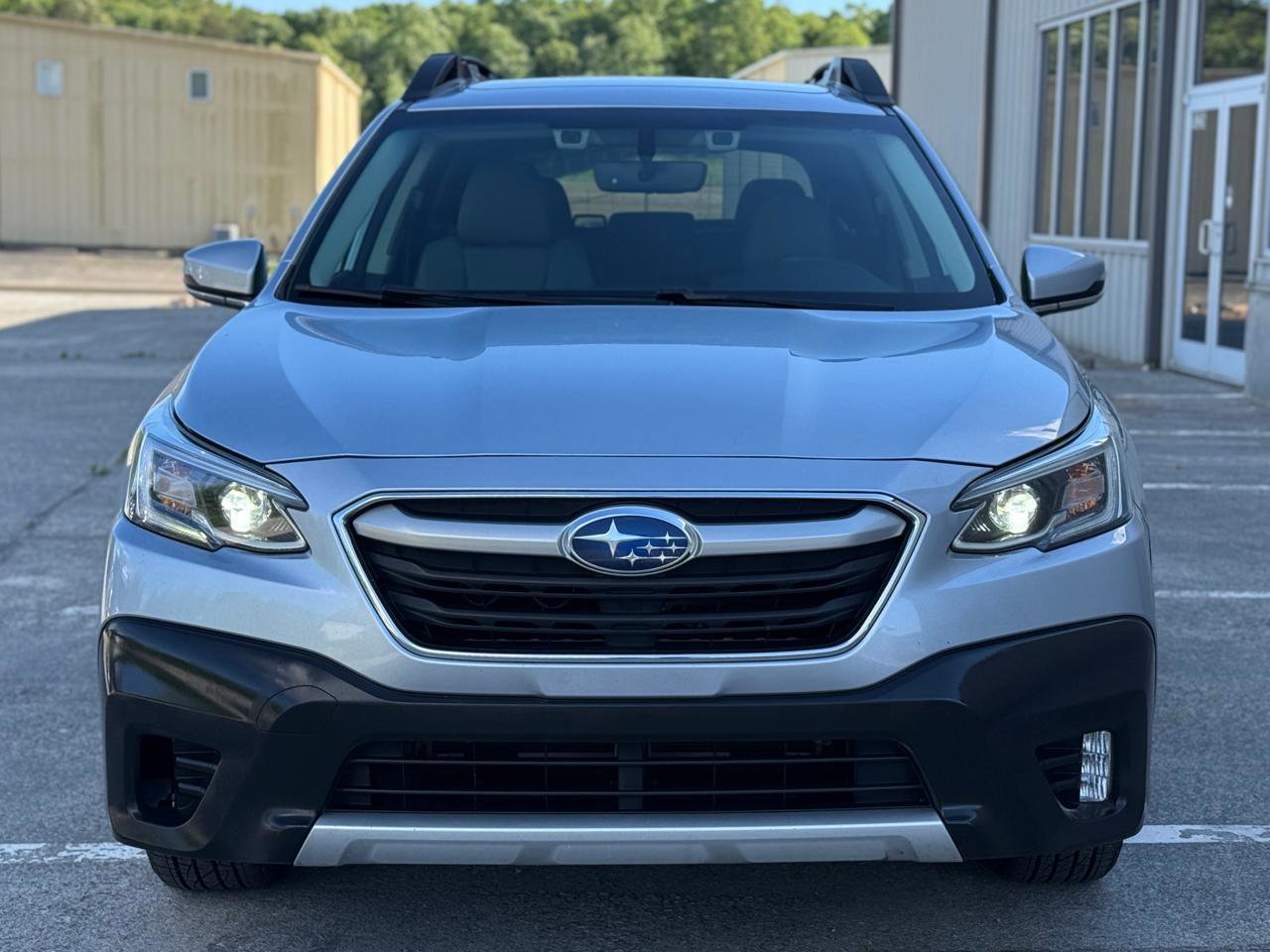 Used 2022 Subaru Outback Limited AWD/4WD image 2