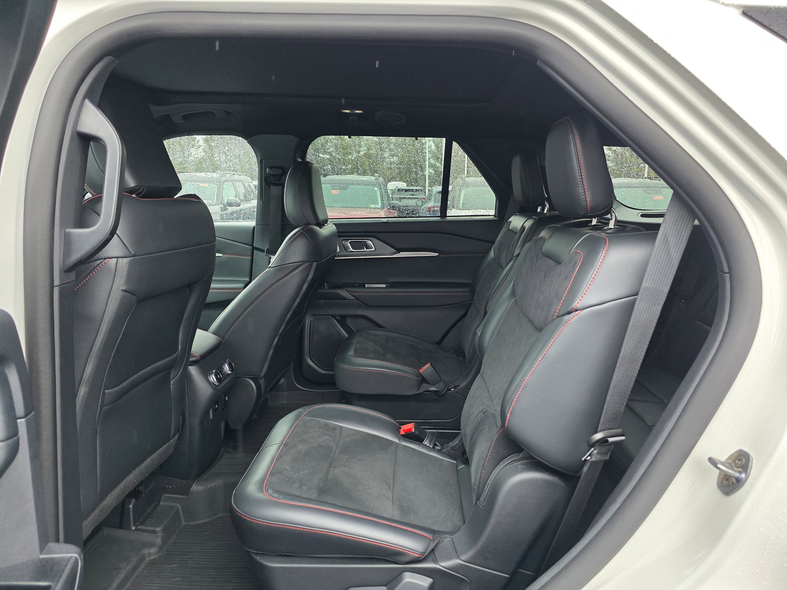 Certified 2025 Ford Explorer ST AWD/4WD image 11