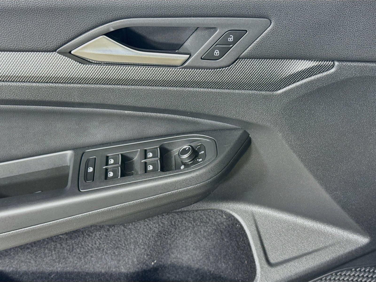 Certified 2025 Volkswagen GTI Autobahn FWD image 11