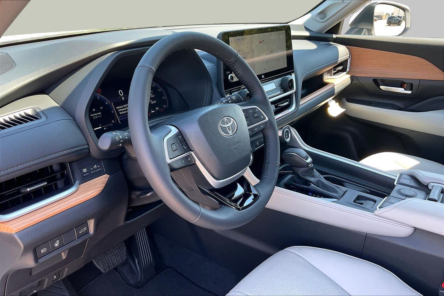 New 2026 Toyota Grand Highlander FWD image 8
