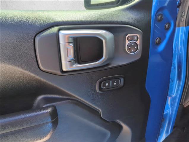 Used 2023 Jeep Gladiator Rubicon w/ Cold Weather Group AWD/4WD image 12