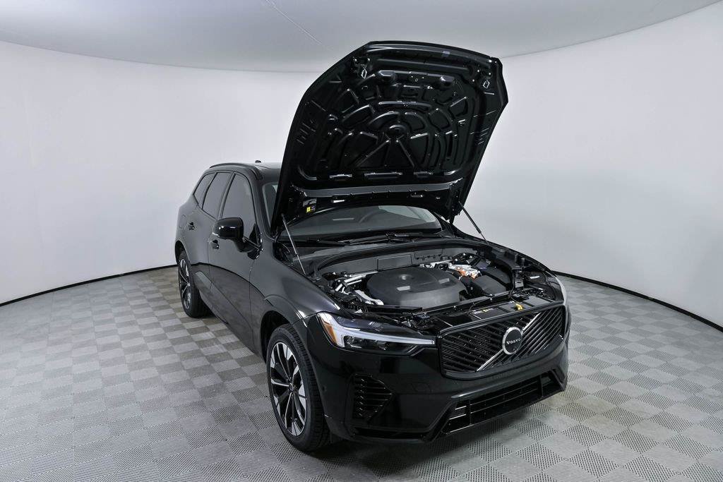 New 2026 Volvo XC60 T8 Plus w/ Protection Package Premier AWD/4WD image 32