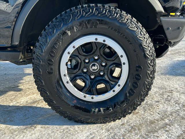 Used 2022 Ford Bronco Badlands image 9