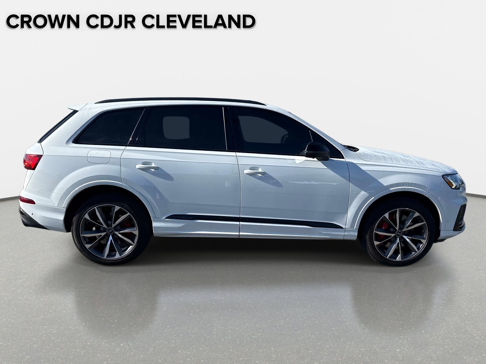Used 2023 Audi SQ7 Prestige w/ Sport Package AWD/4WD image 4