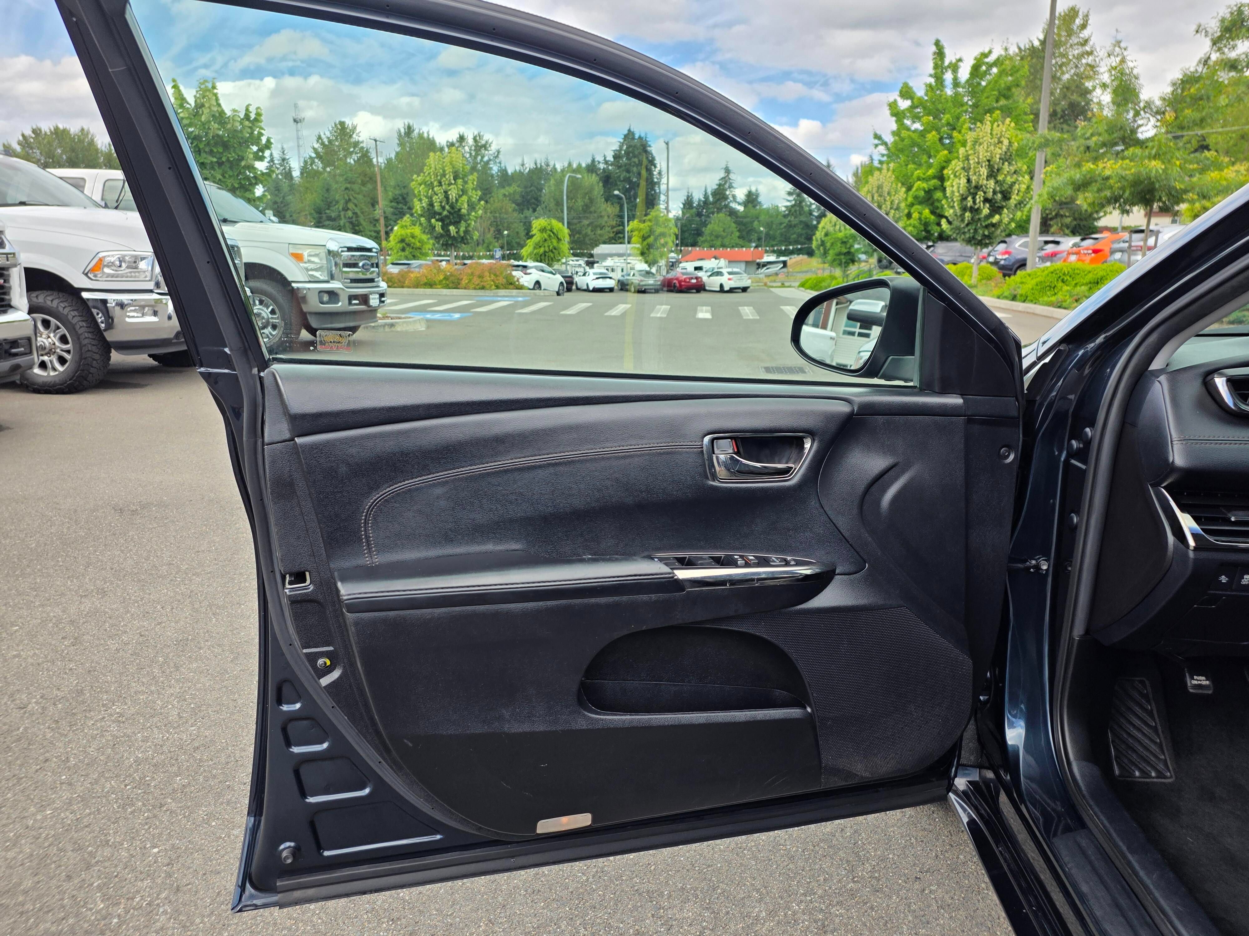 Used 2018 Toyota Avalon XLE FWD image 21