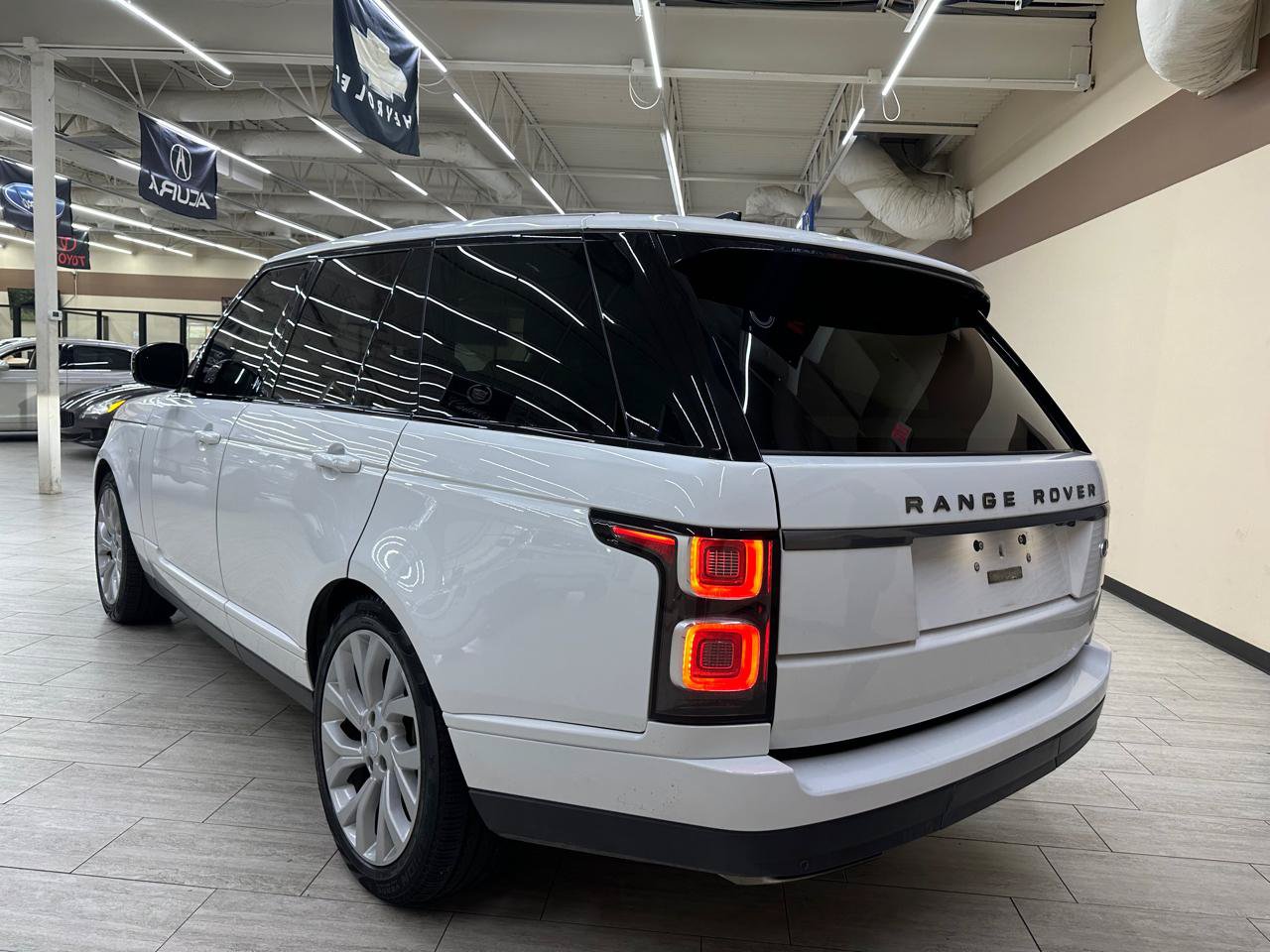 Used 2019 Land Rover Range Rover AWD/4WD image 9