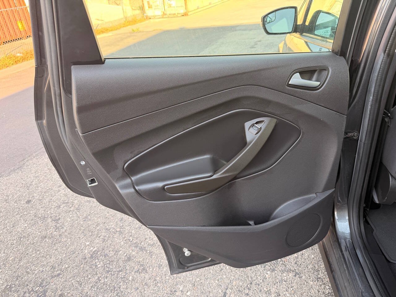 Used 2017 Ford C-MAX SE FWD image 24