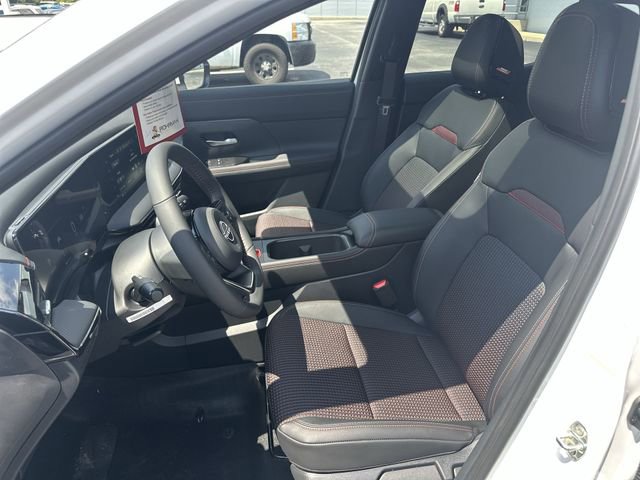 New 2025 Nissan Kicks SR w/ SR Premium Package image 10
