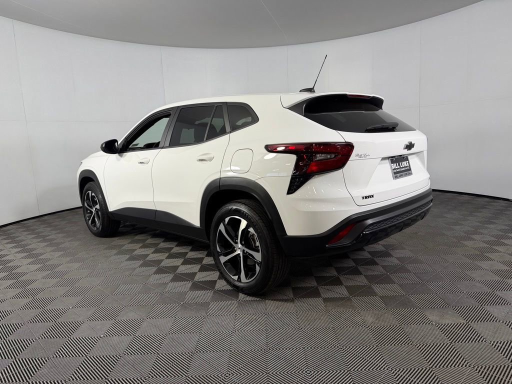 Used 2025 Chevrolet Trax RS w/ Sunroof Package image 10