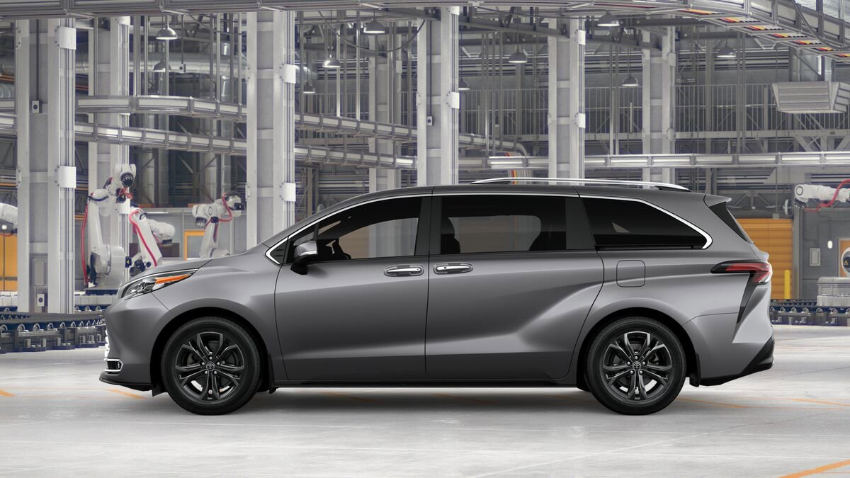 New 2026 Toyota Sienna Platinum image 4