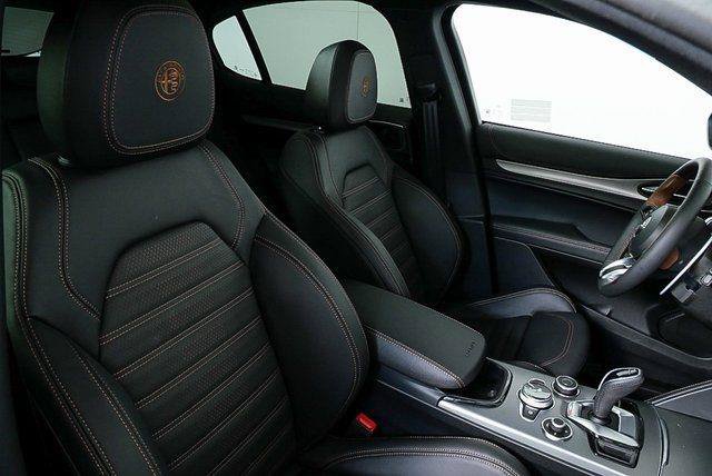 New 2025 Alfa Romeo Stelvio Sprint AWD/4WD image 23