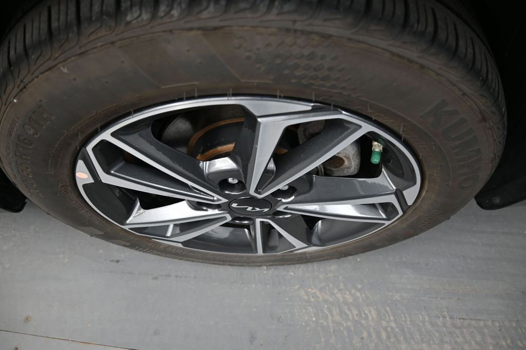 Used 2023 Kia Forte LXS FWD image 9